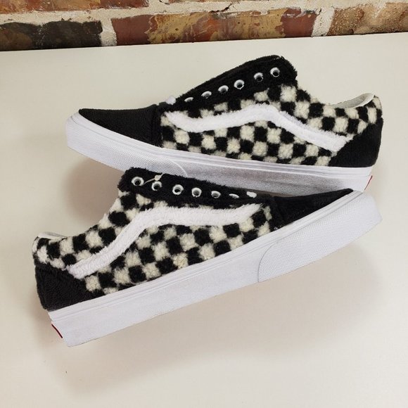 Vans Old Skool (Sherpa) Checker Black Faux Fur Shoes Women's Size 9.5 - Picture 6 of 10